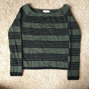 Quarter Sleeve Crop Top